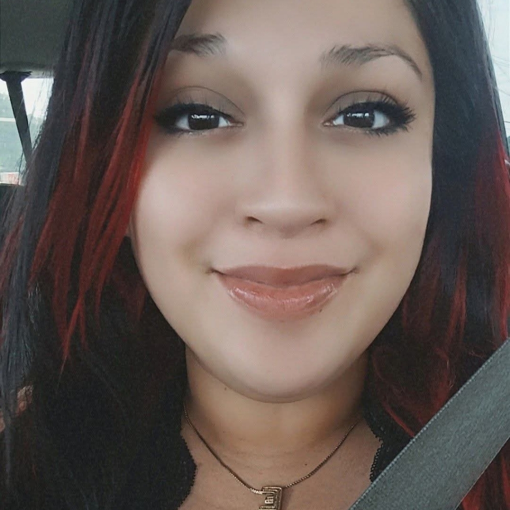 Meet your Posher, Yadira